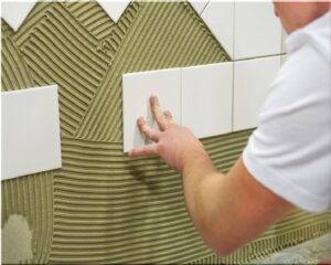 Instalación y colocación de azulejos en blanes